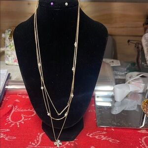 Elegant Gold Layered Necklace with Pearl Accents